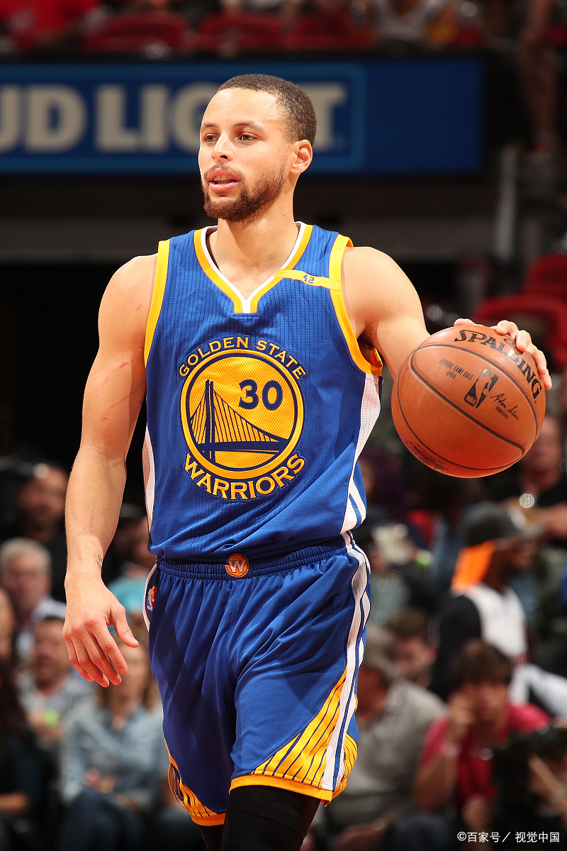 阿扎伦卡意外战胜G2，出色发挥引爆全场！赢得满堂喝彩(阿拉善一人战七人)