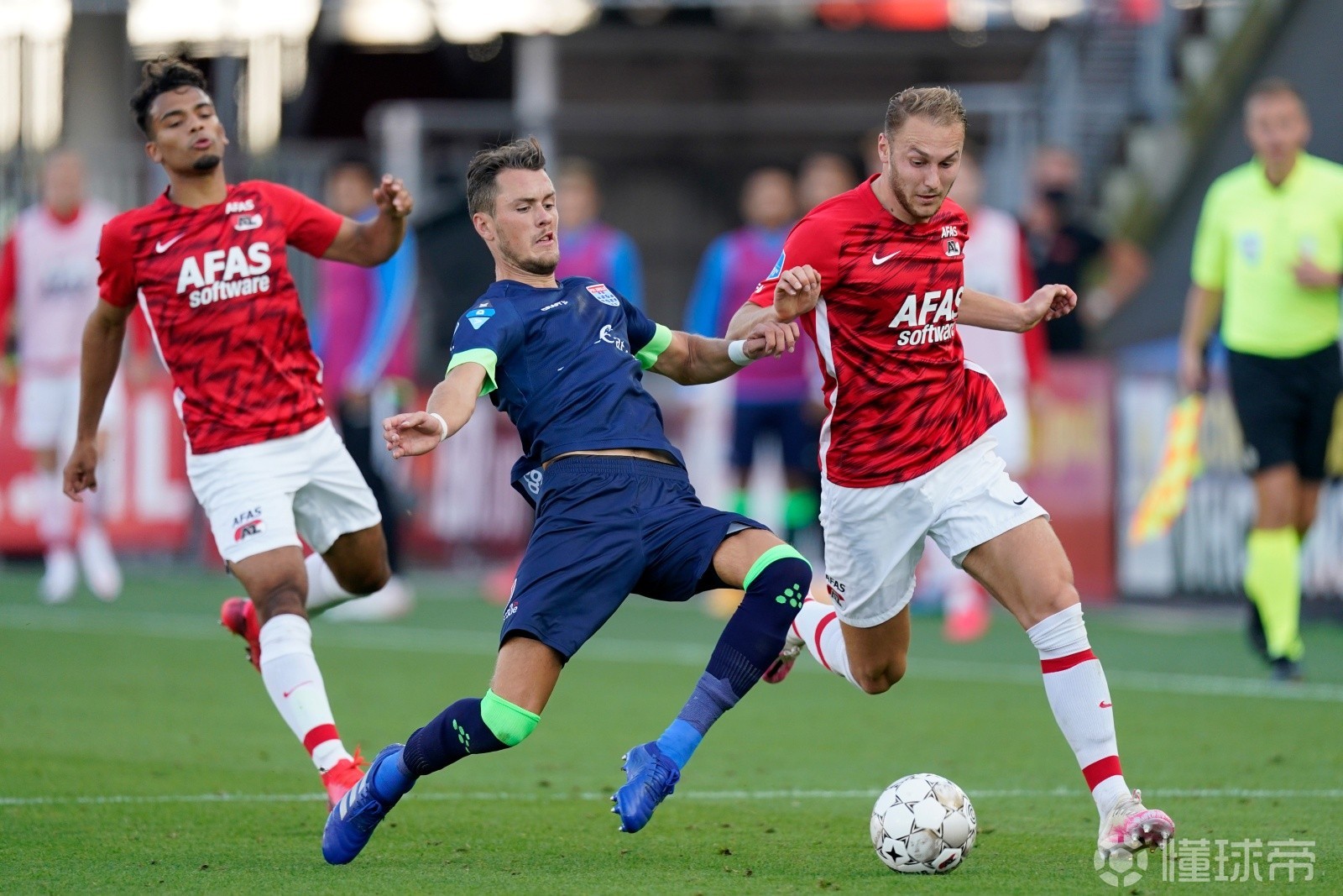 转折点！托特纳姆绝杀压哨，荷甲清晨攻防权衡，媒体盛赞，临场指挥获称赞(托特纳姆热刺对切尔西的战况结果)