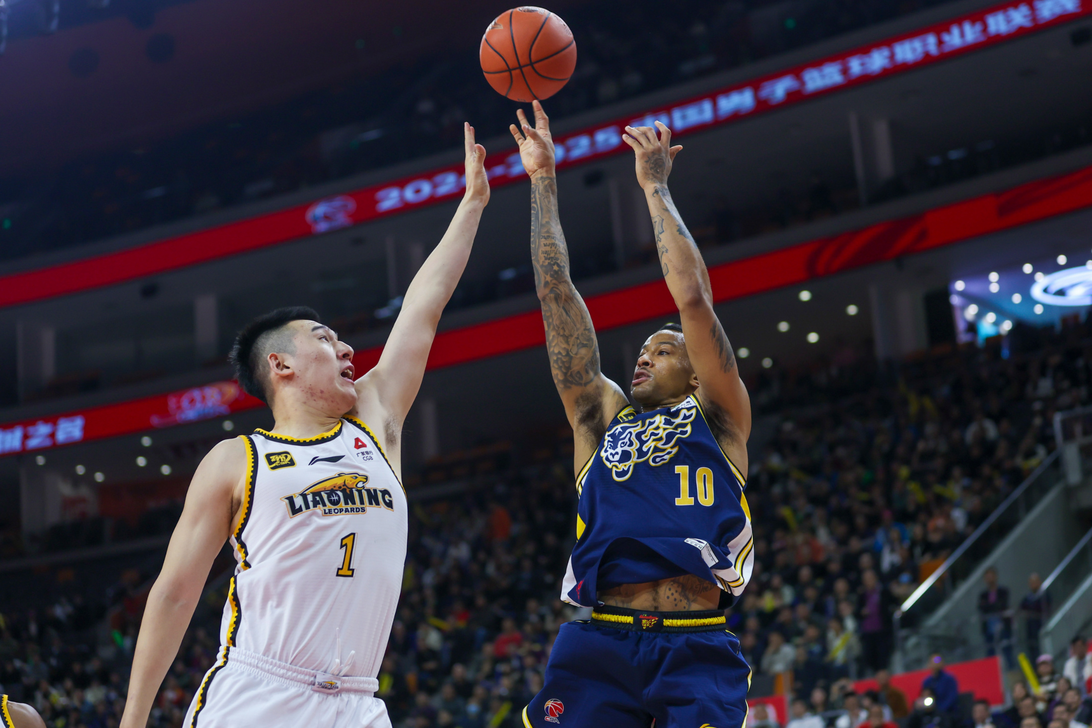 浙江队训练开放日，关键时刻强势反弹引欢呼，西甲在即，高层口径保持一致(军事体育训练大纲pdf)