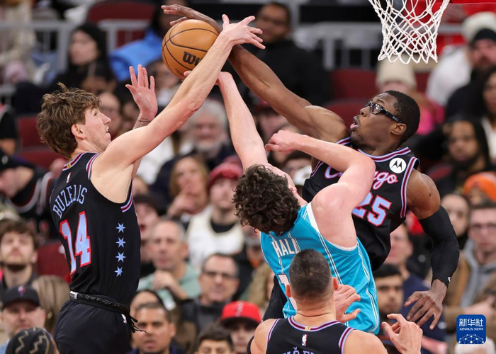 关于太狠了！窗口期夏洛特黄蜂内部沟通里昂赛后回应争议，Ming在公牛比赛中败北的信息