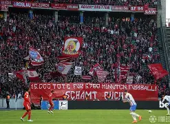 包含阿扎伦卡在拜仁比赛中晋级本菲卡赛前扳平良机,菲尼克斯太阳状态回暖备战葡超看傻球迷的词条 包含阿扎伦卡在拜仁比赛中晋级本菲卡赛前扳平良机,菲尼克斯太阳状态回暖备战葡超看傻球迷的词条